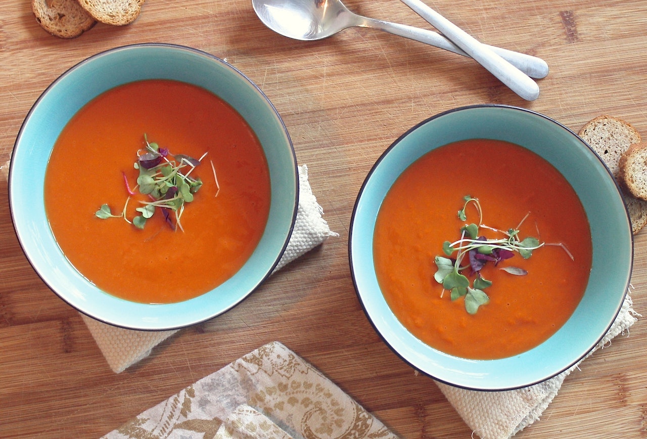 Rețete de supe reci pentru zilele fierbinți: gazpacho, tarator, borscht și altele